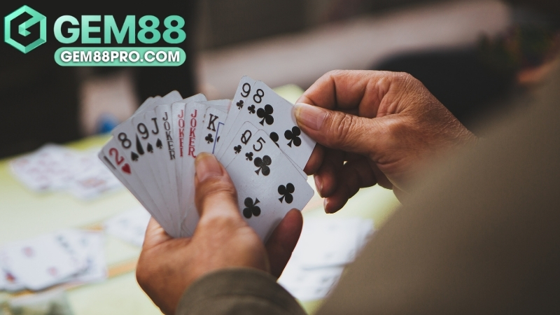 Tiến lên đếm lá